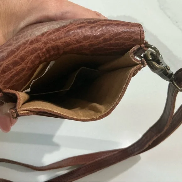 NWT Leather Crossboddy Phone/Card Case - Picture 5 of 6